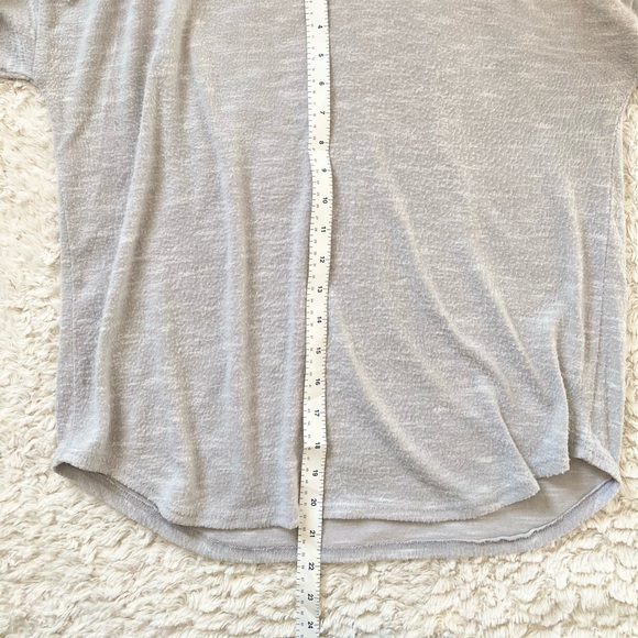 Isla Sport light Gray fuzzy soft turtle neck long sleeve Sweater - Picture 4 of 5